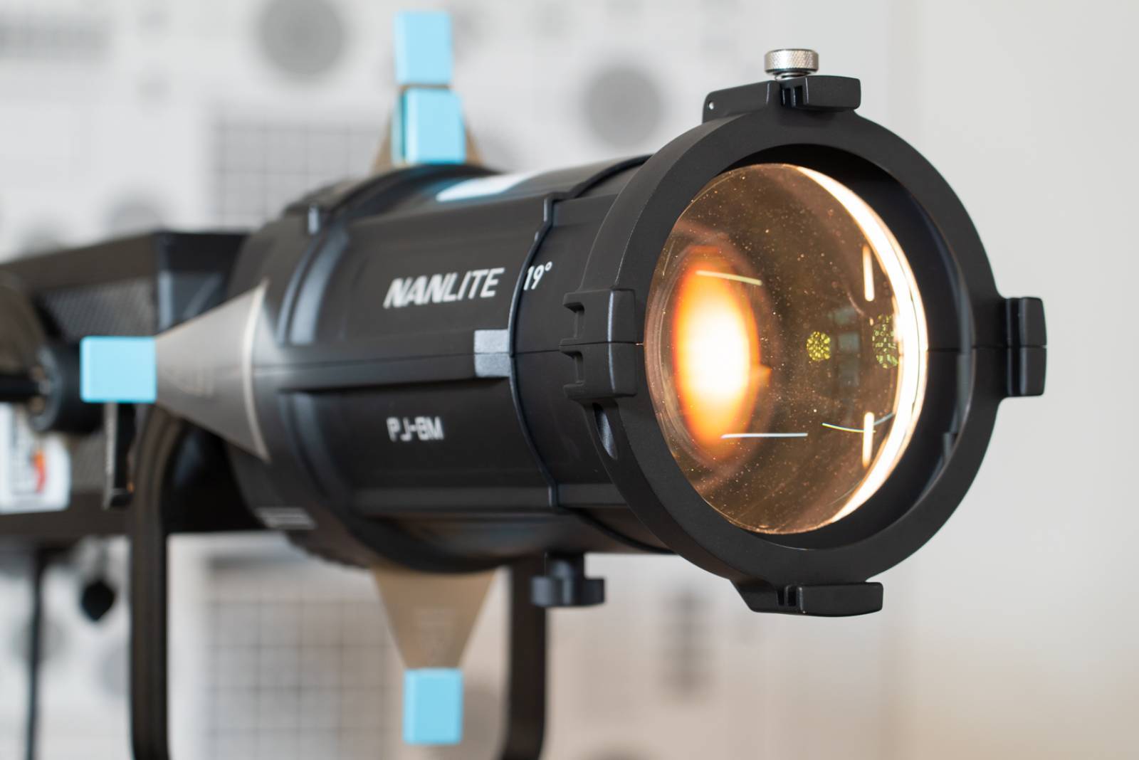 LOCATION LUMIERES POUR SHOOTING ET TOURNAGE A MARSEILLE