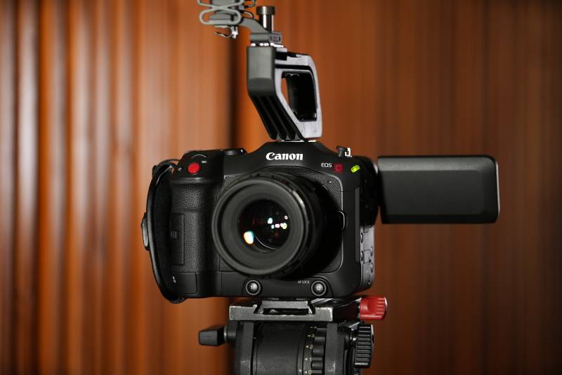 Canon c70 camera documentaire reportage cinema location rental marseille RF EF C300 la prod du sud