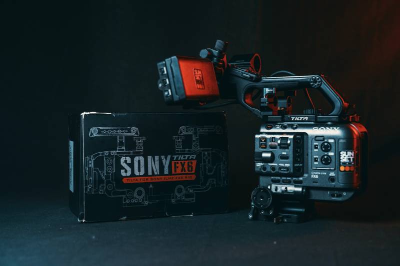 Cage Tilta pour Sony FX6 : la solution professionnelle pour optimiser votre caméra 