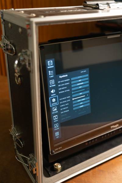 TVLogic LVM-181S DISPONIBLE A LA LOCATION