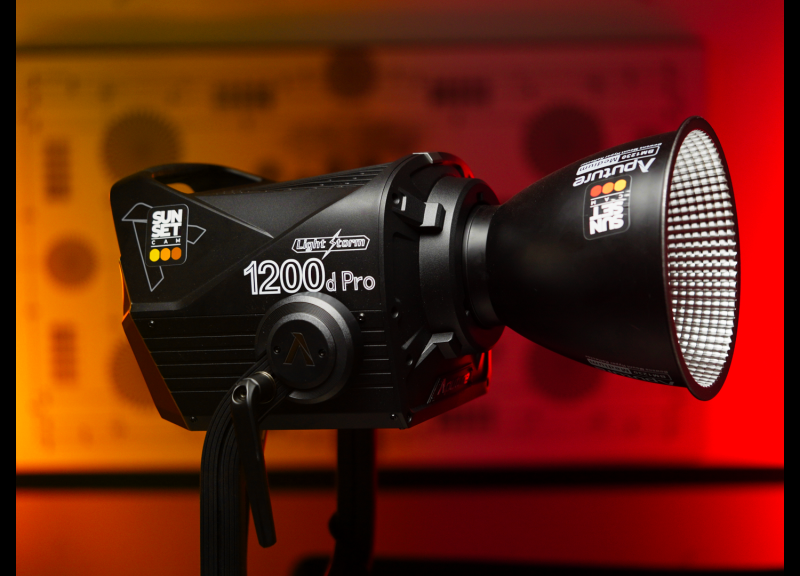 Location lumière dans le sud de la France: découvrez notre nouveau projecteur  APUTURE LS 1200D PRO