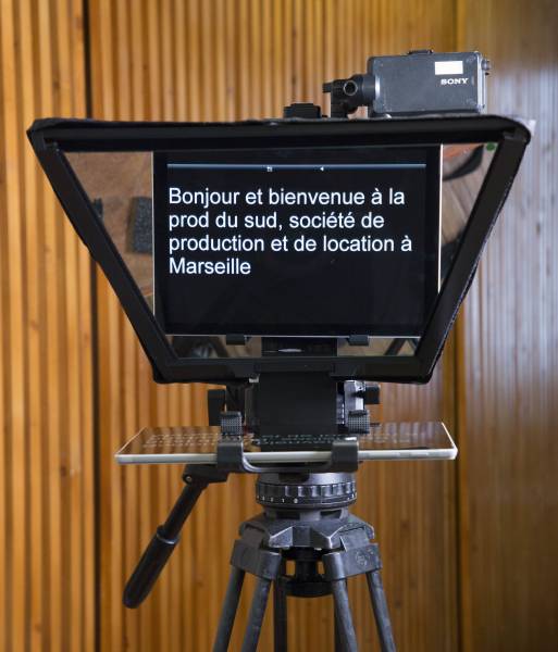 Location prompteur prompter téléprompteur télé tv tvprompter data vidéo cinéma interview la prod du sud texte audiovisuel plateau set rental rent marseille